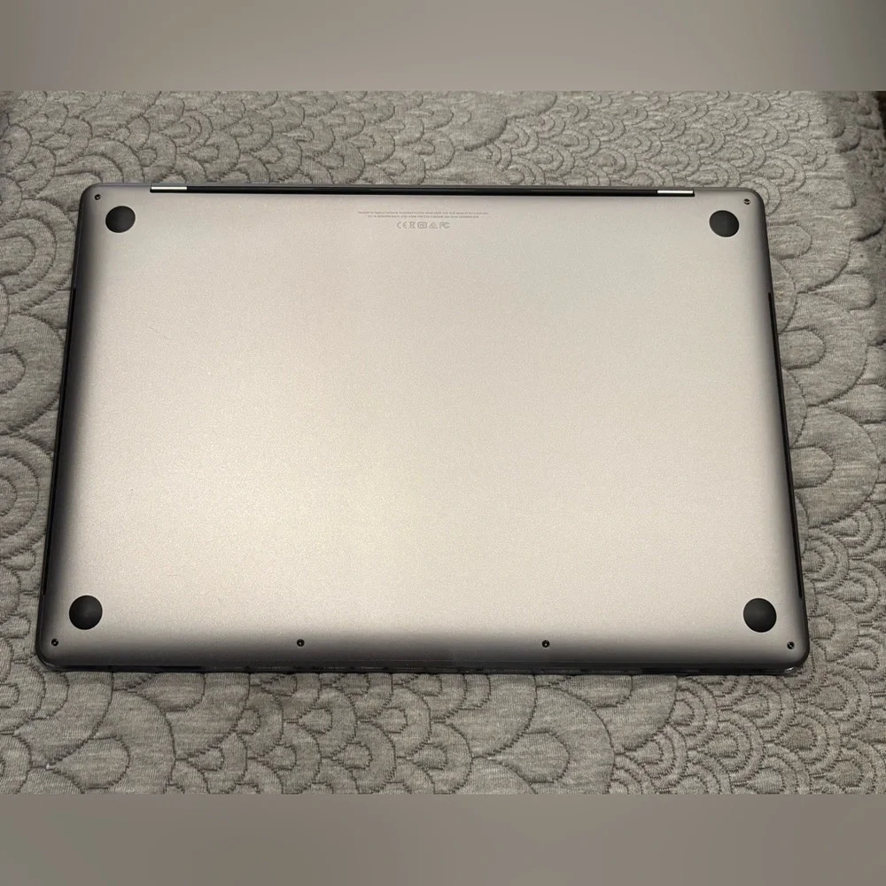 Apple MacBook Pro - Silver - Picture 6 of 9
